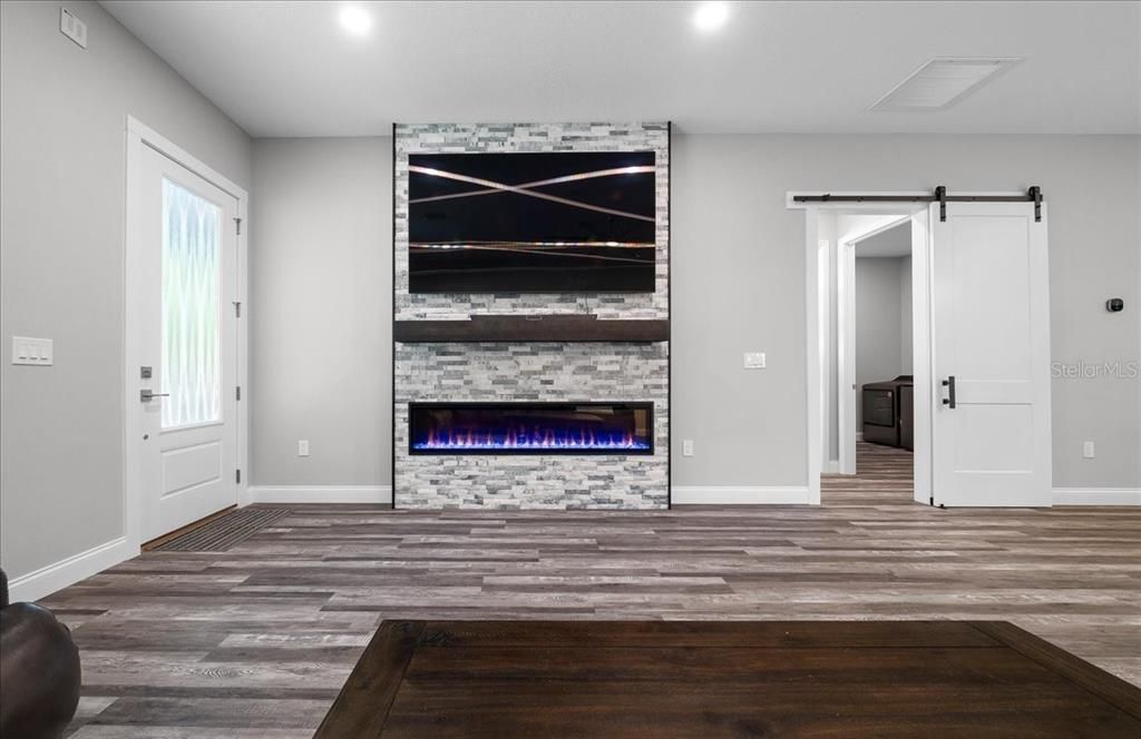 For Sale: $625,000 (2 beds, 2 baths, 1550 Square Feet)