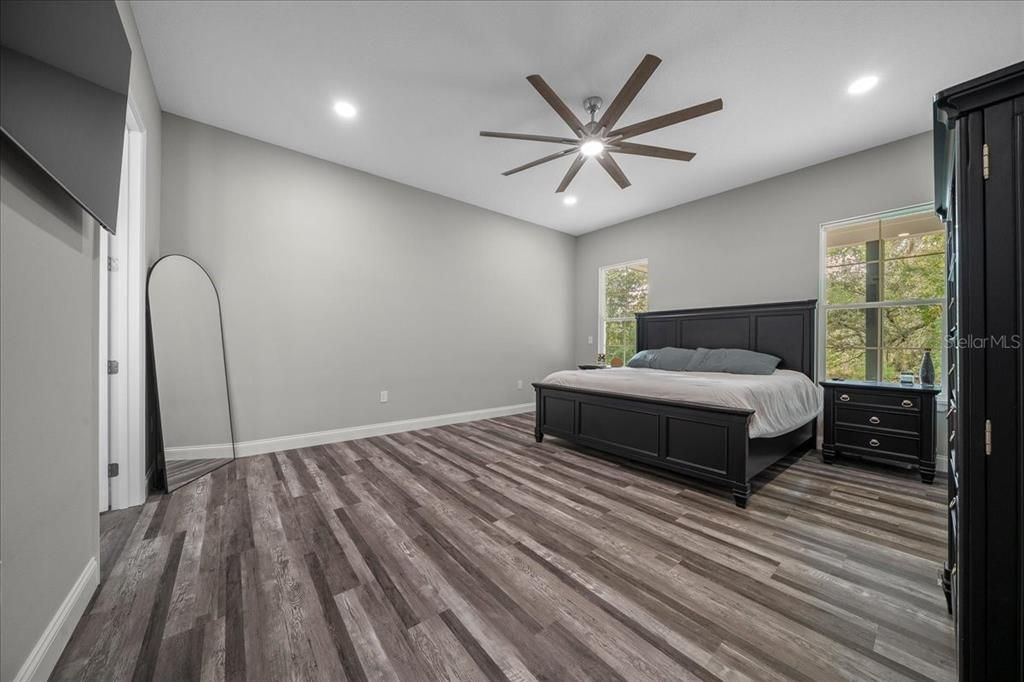 For Sale: $625,000 (2 beds, 2 baths, 1550 Square Feet)