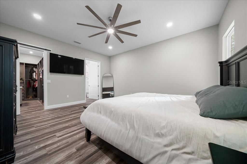 For Sale: $625,000 (2 beds, 2 baths, 1550 Square Feet)