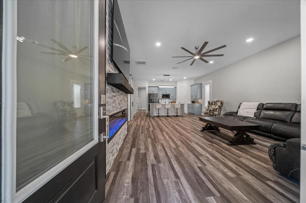 For Sale: $625,000 (2 beds, 2 baths, 1550 Square Feet)