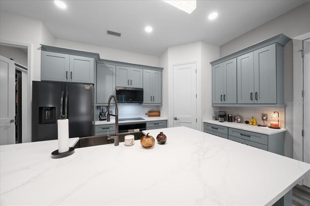 For Sale: $625,000 (2 beds, 2 baths, 1550 Square Feet)