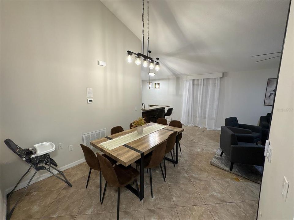 На продажу: $360,000 (3 спален, 2 ванн, 1263 Квадратных фут)