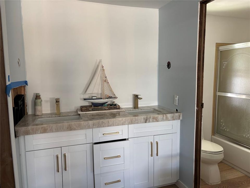 Active With Contract: $140,000 (3 beds, 2 baths, 1152 Square Feet)