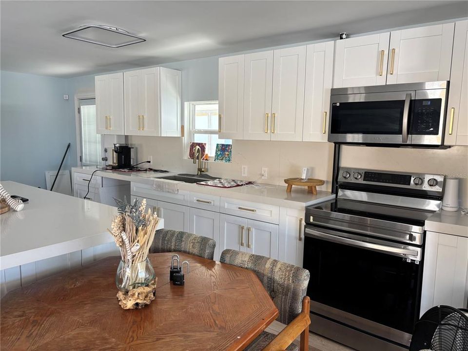 Active With Contract: $140,000 (3 beds, 2 baths, 1152 Square Feet)