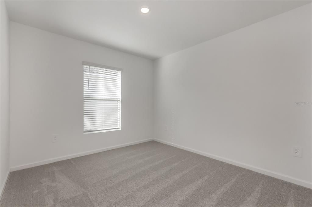 For Rent: $1,895 (4 beds, 2 baths, 1824 Square Feet)