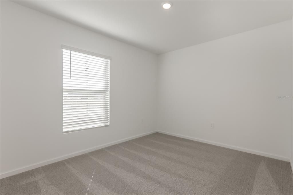 For Rent: $1,895 (4 beds, 2 baths, 1824 Square Feet)