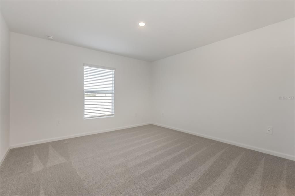 For Rent: $1,895 (4 beds, 2 baths, 1824 Square Feet)