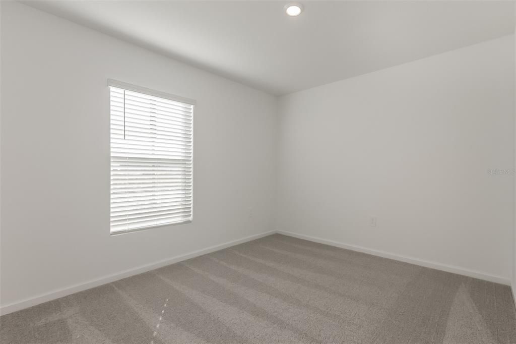 For Rent: $1,895 (4 beds, 2 baths, 1824 Square Feet)