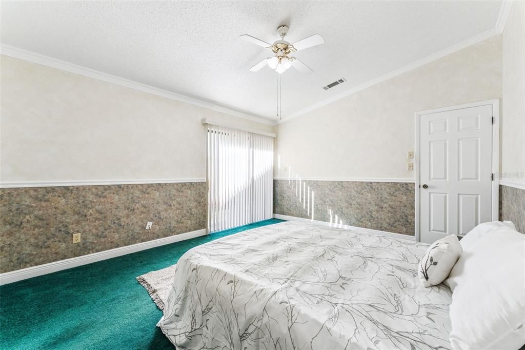 Activo con contrato: $270,000 (2 camas, 2 baños, 1052 Pies cuadrados)