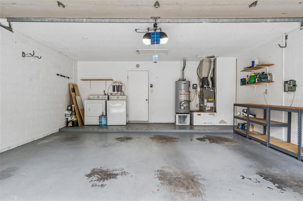 Activo con contrato: $270,000 (2 camas, 2 baños, 1052 Pies cuadrados)