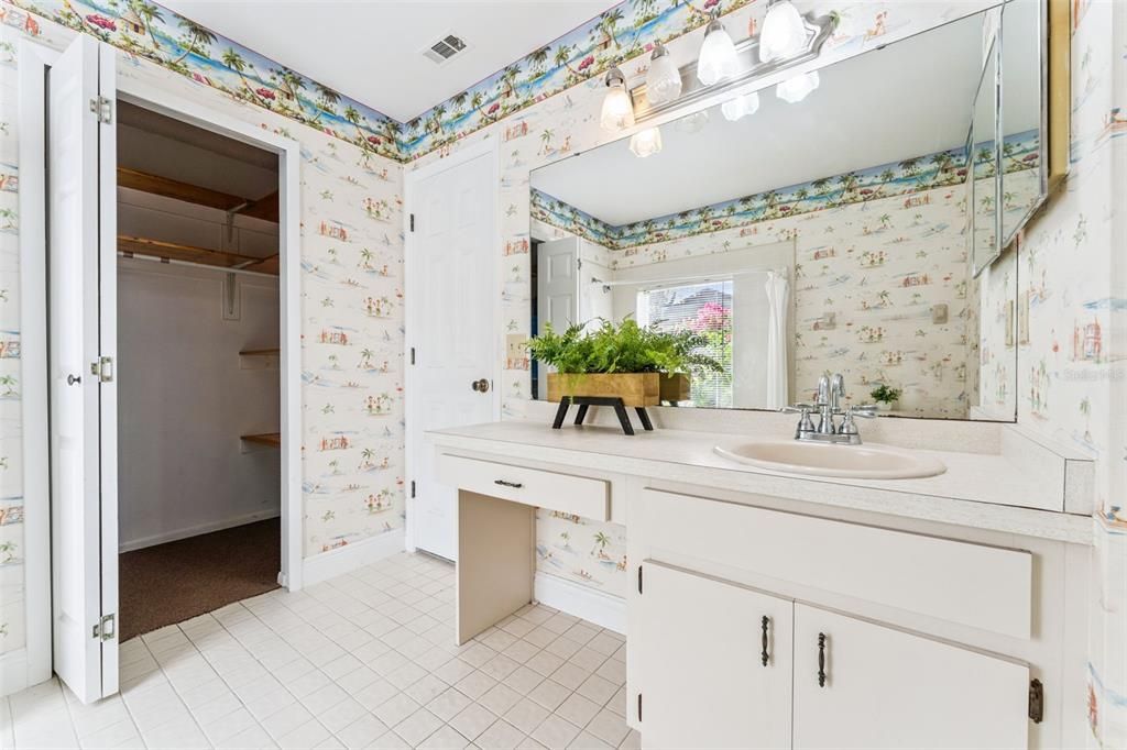 Activo con contrato: $270,000 (2 camas, 2 baños, 1052 Pies cuadrados)