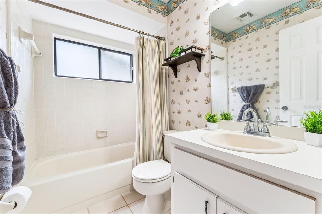 Activo con contrato: $270,000 (2 camas, 2 baños, 1052 Pies cuadrados)