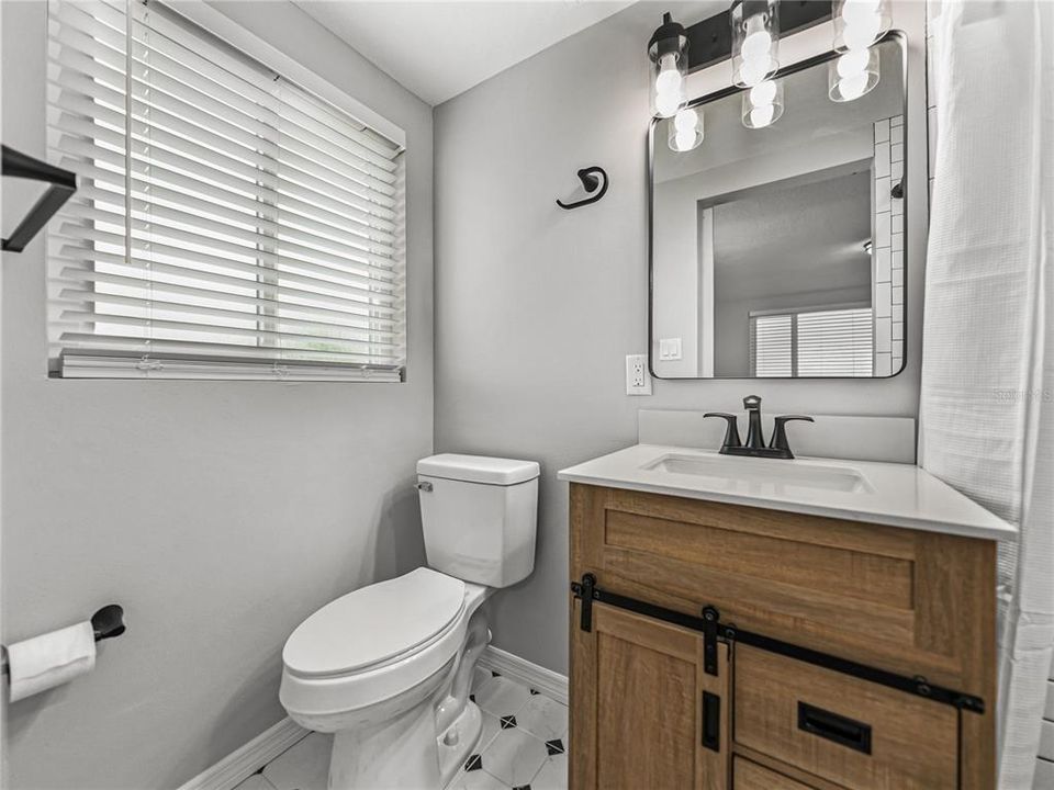 Active With Contract: $280,000 (3 beds, 2 baths, 1284 Square Feet)