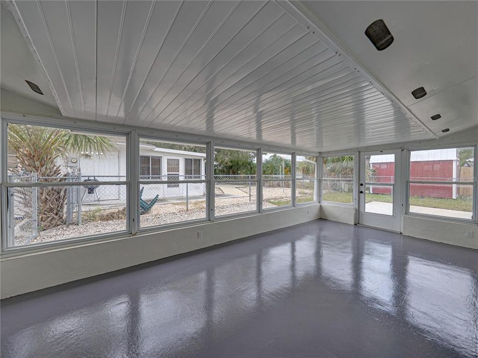 Active With Contract: $280,000 (3 beds, 2 baths, 1284 Square Feet)