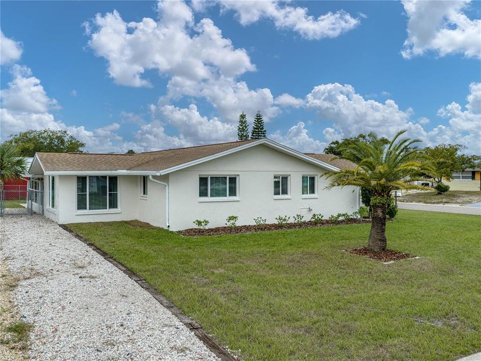 Active With Contract: $280,000 (3 beds, 2 baths, 1284 Square Feet)