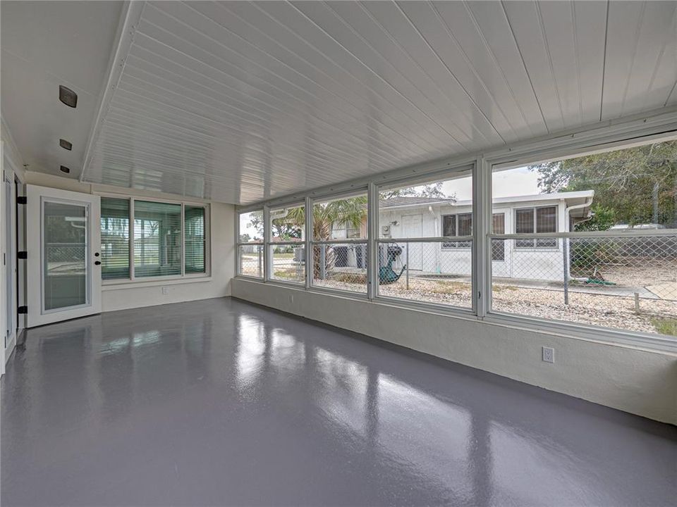 Active With Contract: $280,000 (3 beds, 2 baths, 1284 Square Feet)