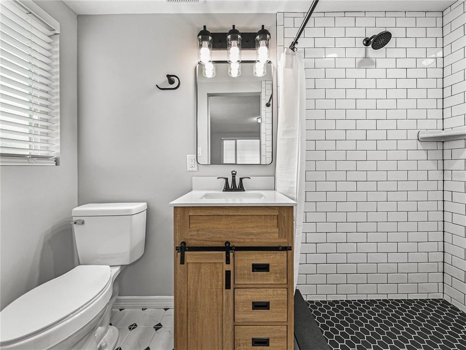 Active With Contract: $280,000 (3 beds, 2 baths, 1284 Square Feet)