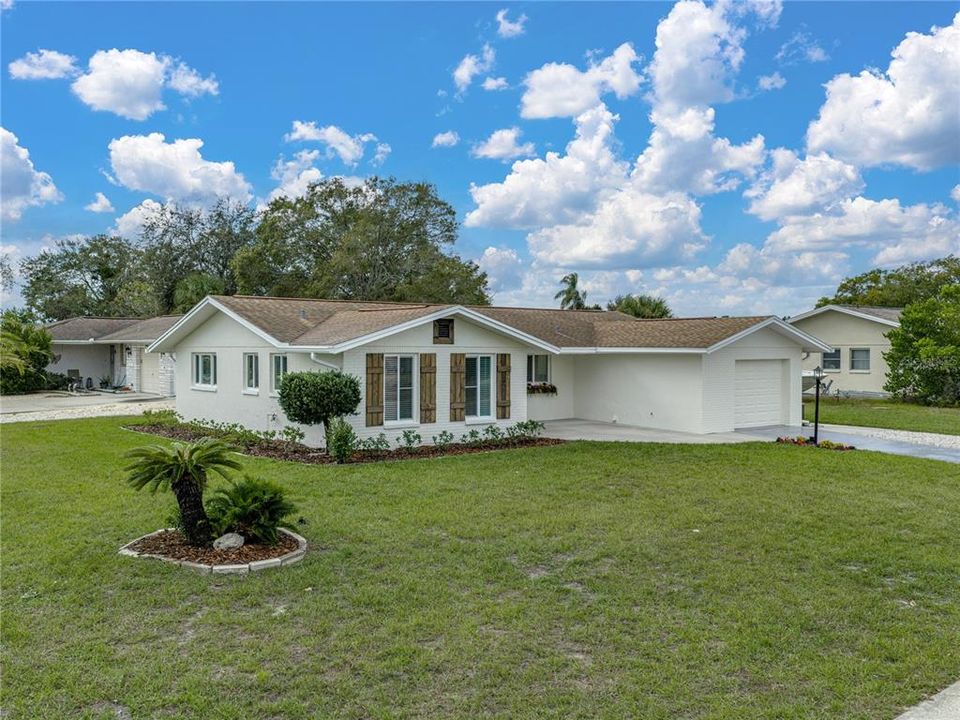 Active With Contract: $280,000 (3 beds, 2 baths, 1284 Square Feet)