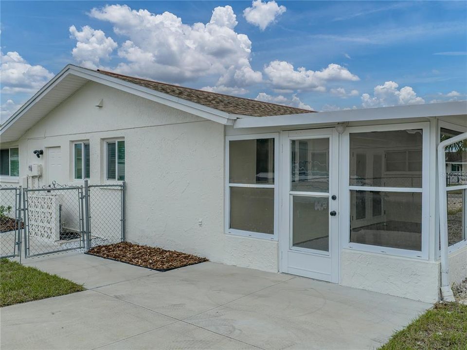 Active With Contract: $280,000 (3 beds, 2 baths, 1284 Square Feet)