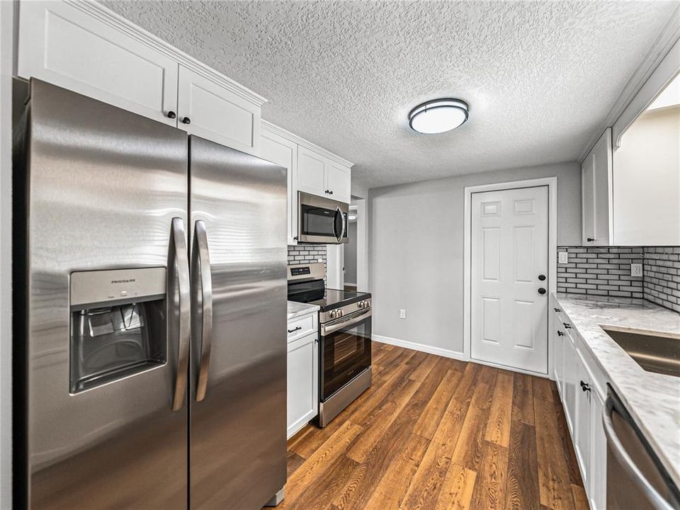 Active With Contract: $280,000 (3 beds, 2 baths, 1284 Square Feet)