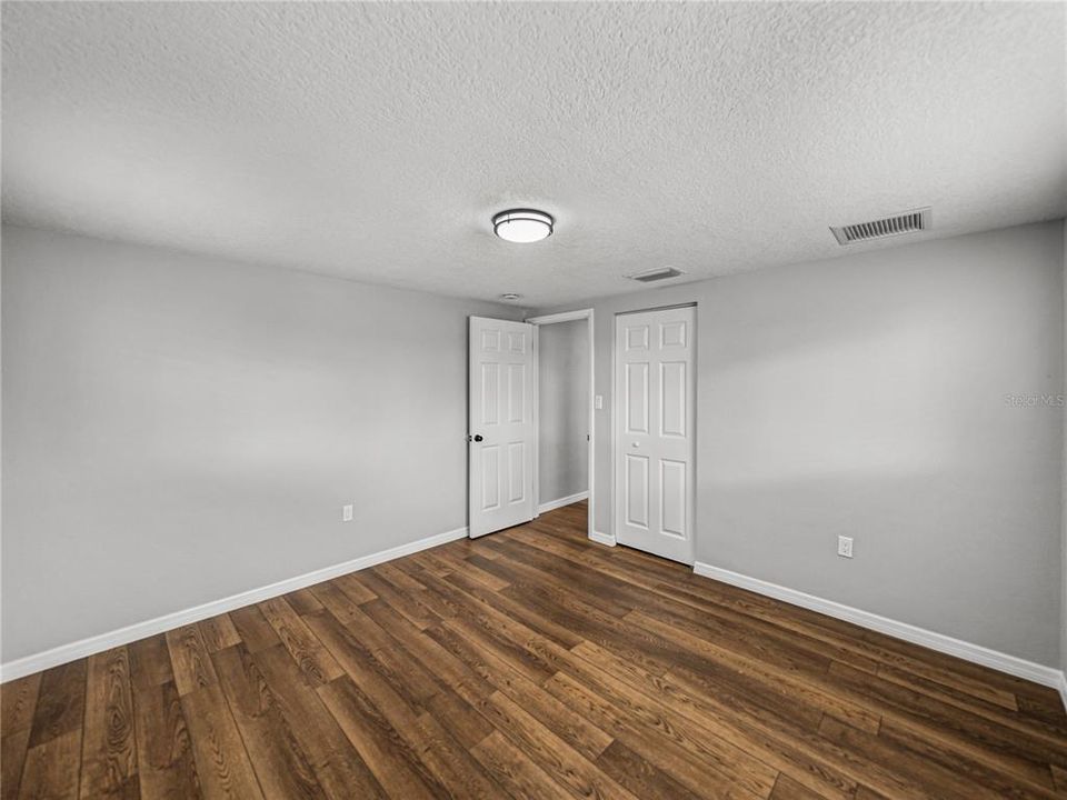 Active With Contract: $280,000 (3 beds, 2 baths, 1284 Square Feet)