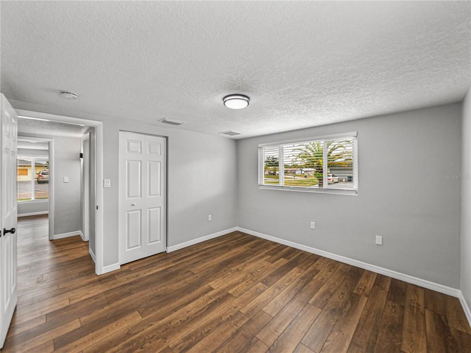 Active With Contract: $280,000 (3 beds, 2 baths, 1284 Square Feet)