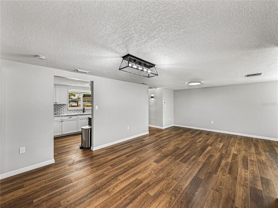 Active With Contract: $280,000 (3 beds, 2 baths, 1284 Square Feet)