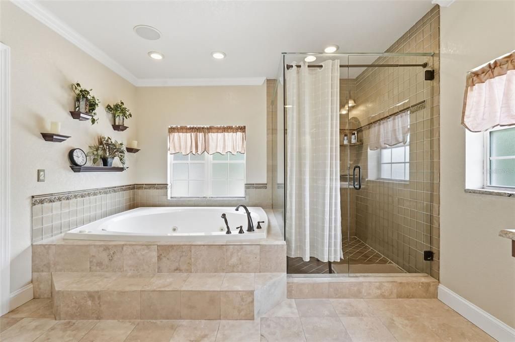 На продажу: $3,500,000 (6 спален, 4 ванн, 6029 Квадратных фут)