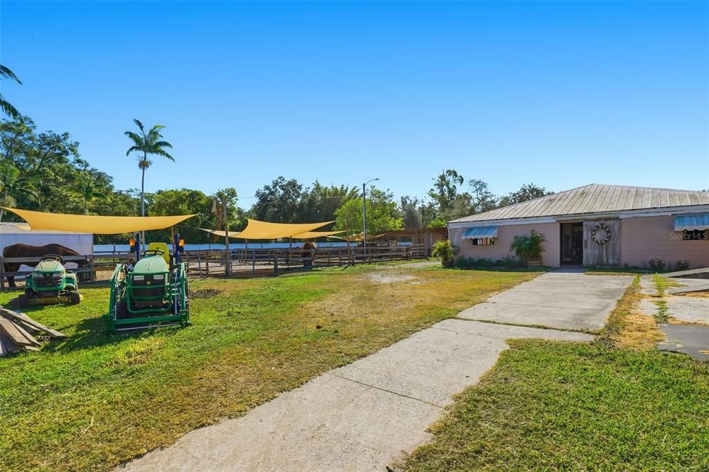 На продажу: $3,500,000 (6 спален, 4 ванн, 6029 Квадратных фут)