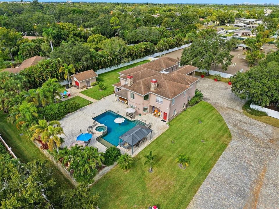 На продажу: $3,500,000 (6 спален, 4 ванн, 6029 Квадратных фут)