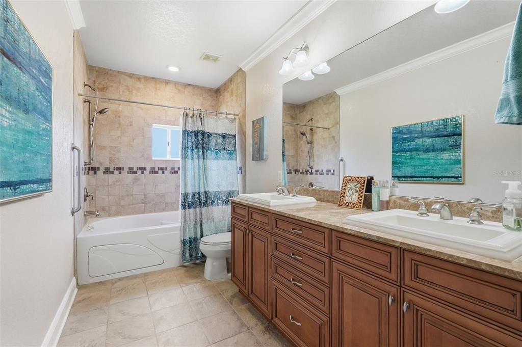 На продажу: $3,500,000 (6 спален, 4 ванн, 6029 Квадратных фут)