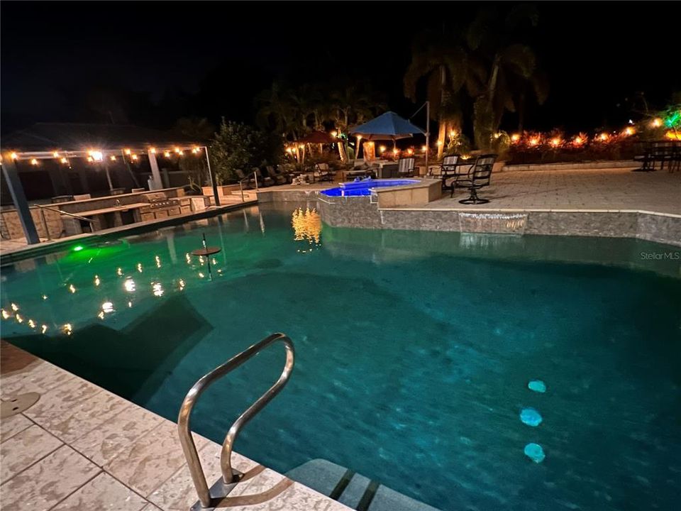 На продажу: $3,100,000 (6 спален, 4 ванн, 6029 Квадратных фут)