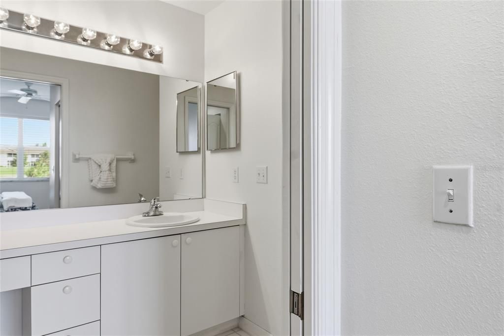 For Sale: $245,500 (2 beds, 2 baths, 1433 Square Feet)