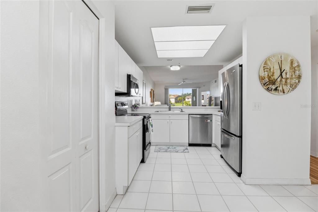 For Sale: $245,500 (2 beds, 2 baths, 1433 Square Feet)