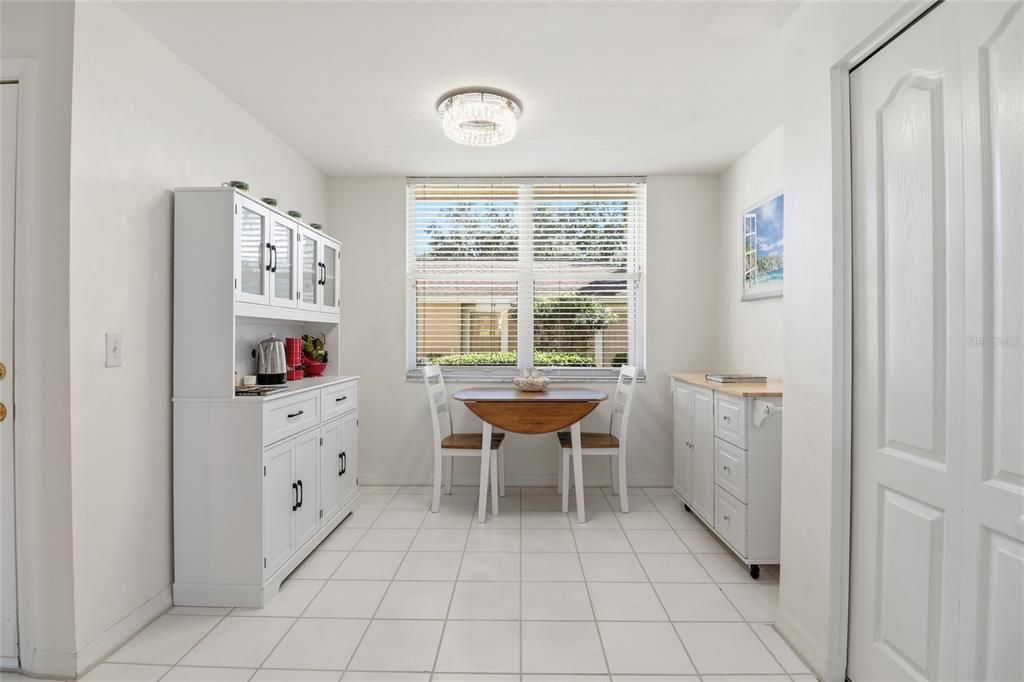 For Sale: $245,500 (2 beds, 2 baths, 1433 Square Feet)