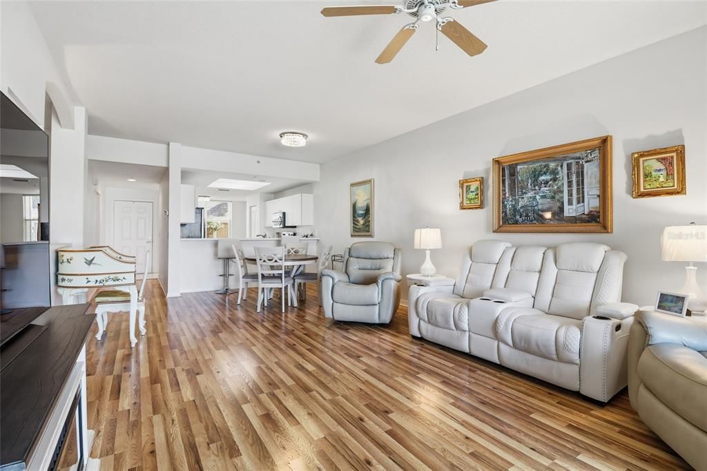 For Sale: $245,500 (2 beds, 2 baths, 1433 Square Feet)