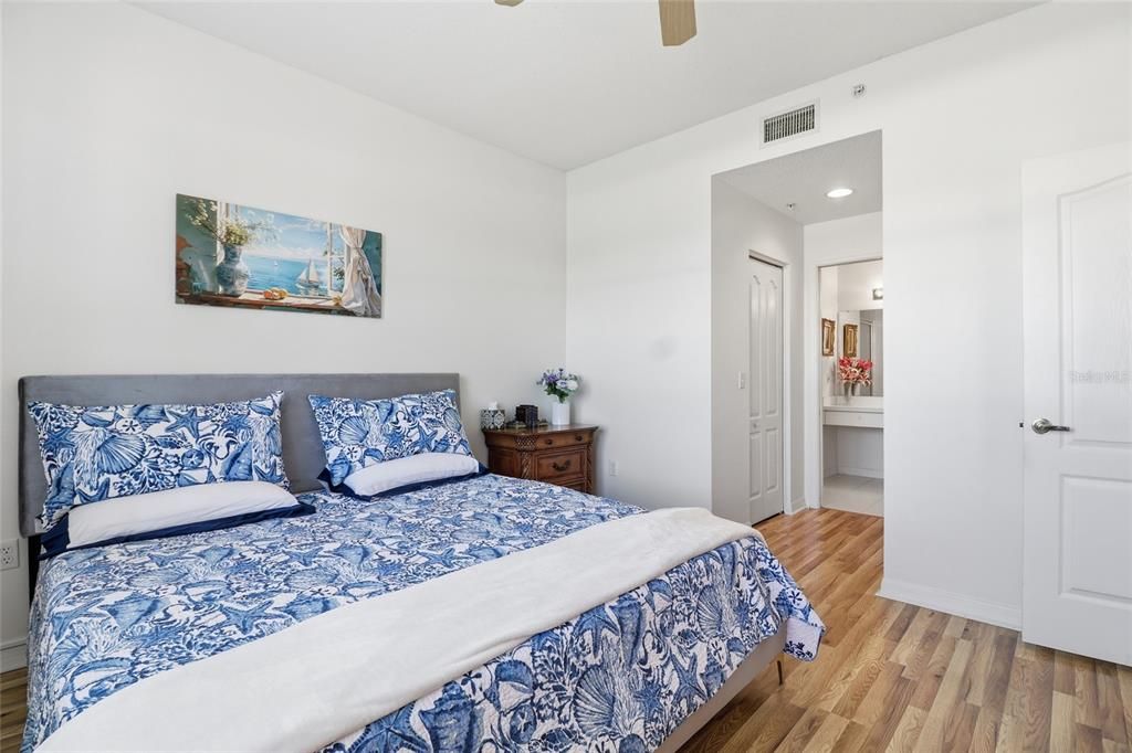 For Sale: $245,500 (2 beds, 2 baths, 1433 Square Feet)