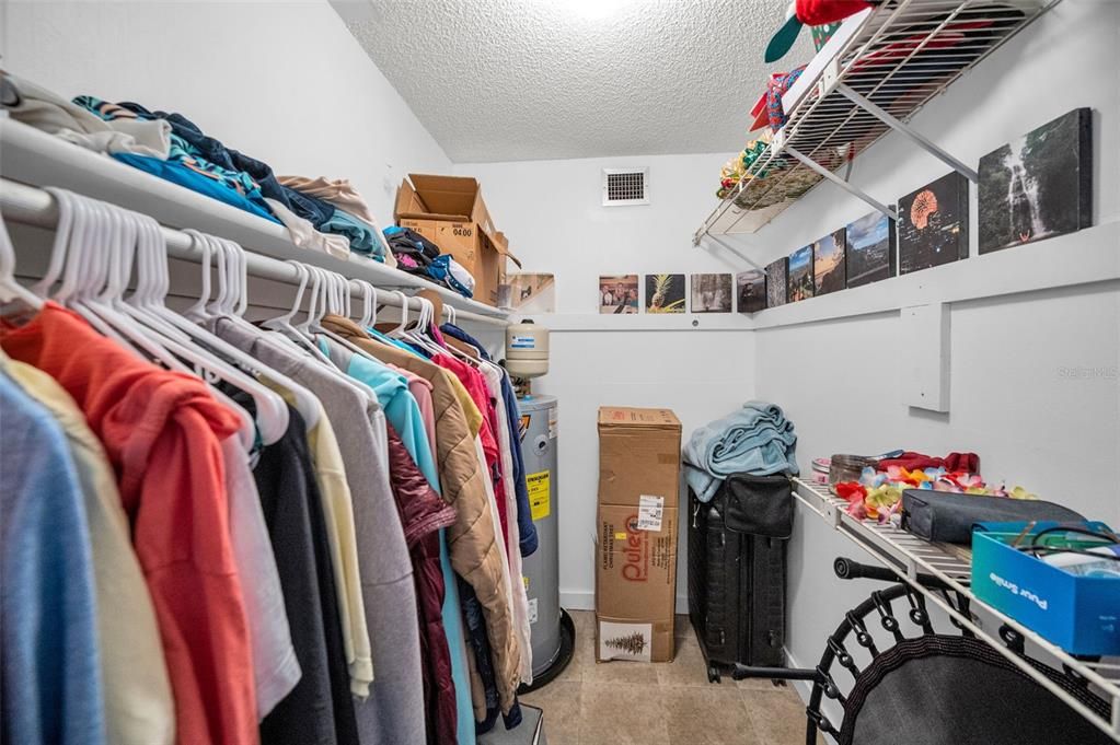 待售: $225,000 (2 贝兹, 2 浴室, 980 平方英尺)