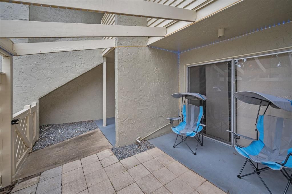 待售: $225,000 (2 贝兹, 2 浴室, 980 平方英尺)