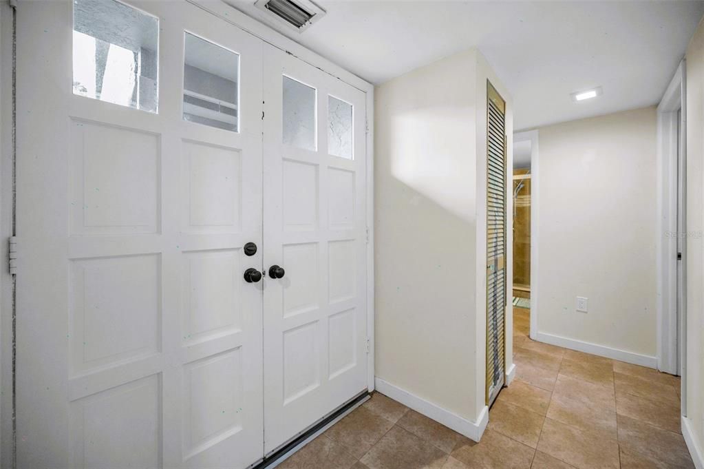 待售: $225,000 (2 贝兹, 2 浴室, 980 平方英尺)