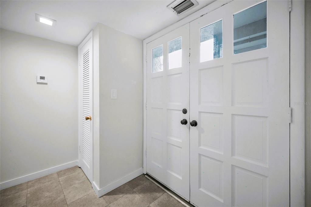 待售: $225,000 (2 贝兹, 2 浴室, 980 平方英尺)