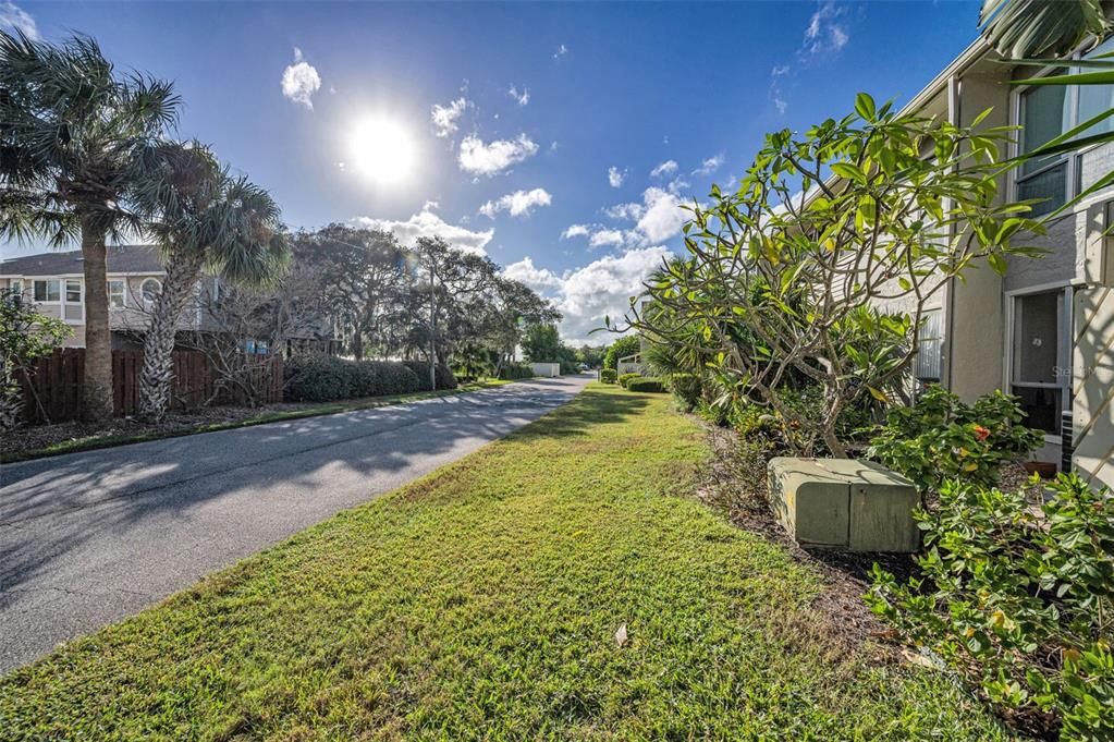 待售: $225,000 (2 贝兹, 2 浴室, 980 平方英尺)