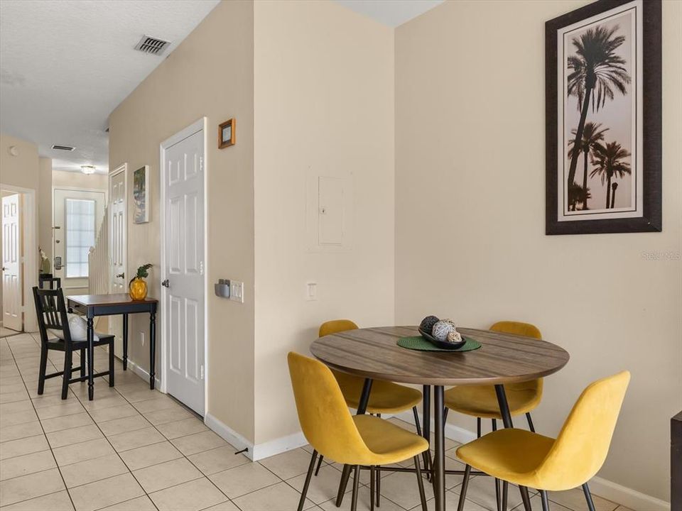 Active With Contract: $300,000 (3 beds, 3 baths, 1440 Square Feet)
