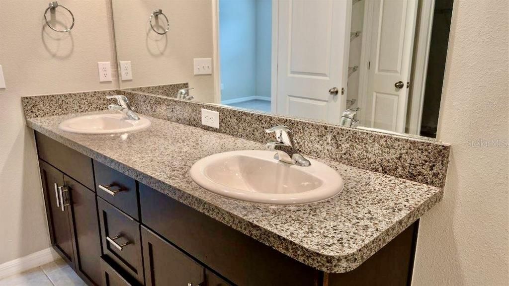 出租: $2,250 (3 贝兹, 2 浴室, 1837 平方英尺)