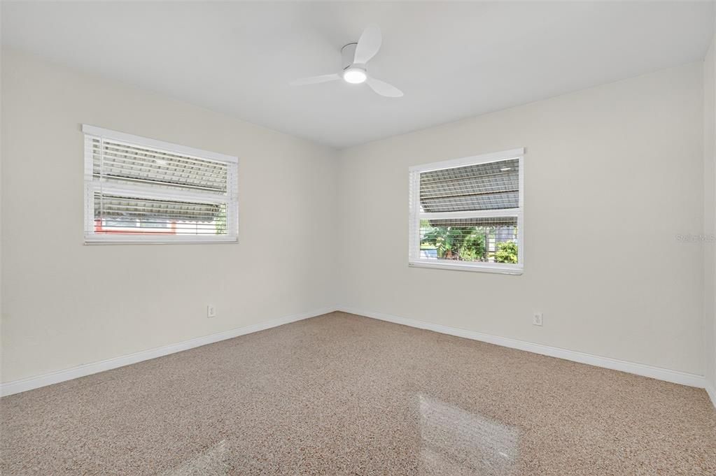 For Rent: $2,400 (2 beds, 1 baths, 810 Square Feet)