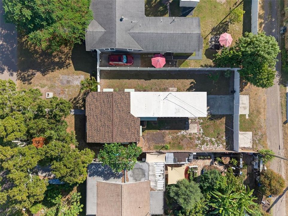 For Rent: $2,400 (2 beds, 1 baths, 810 Square Feet)