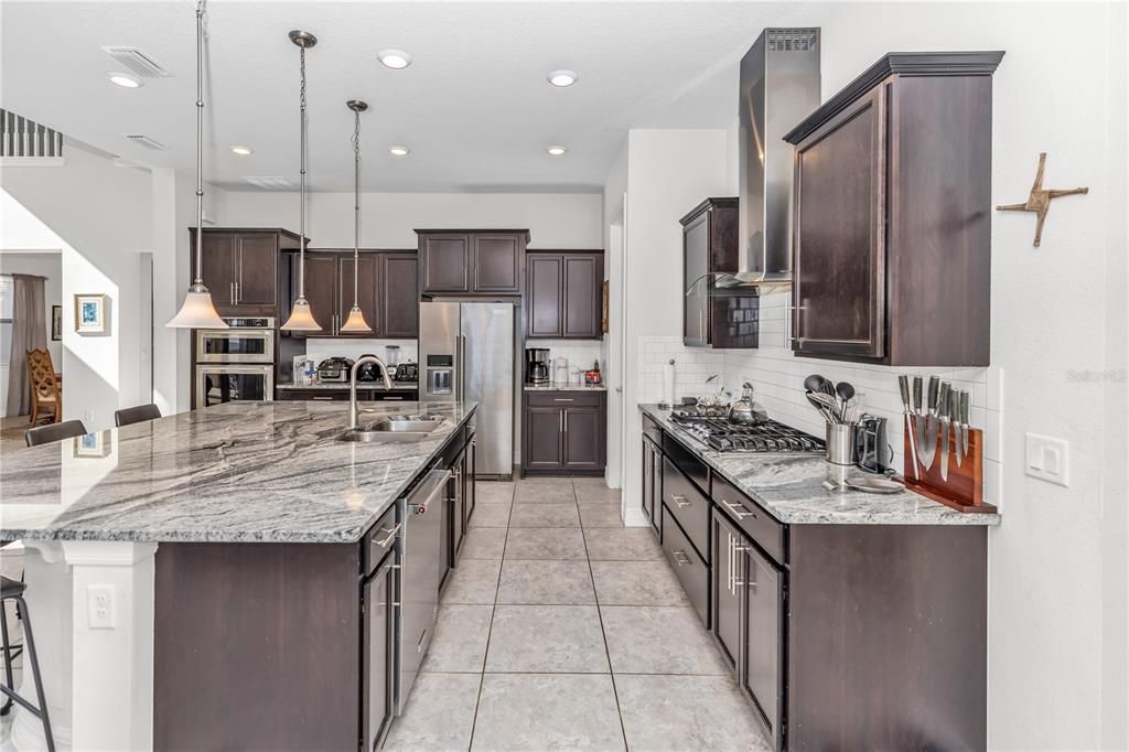 待售: $860,000 (4 贝兹, 3 浴室, 3567 平方英尺)