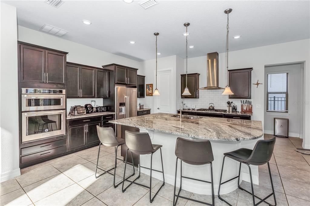 待售: $860,000 (4 贝兹, 3 浴室, 3567 平方英尺)