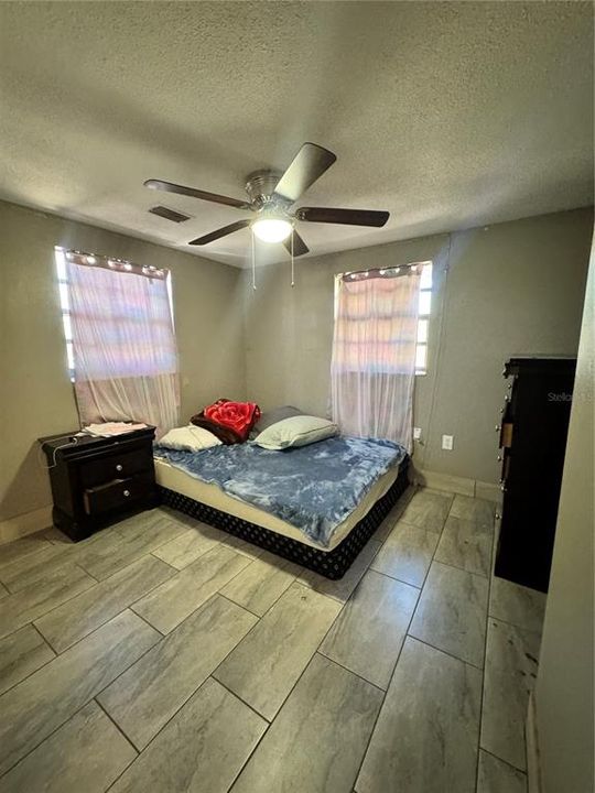 For Sale: $199,999 (3 beds, 1 baths, 973 Square Feet)