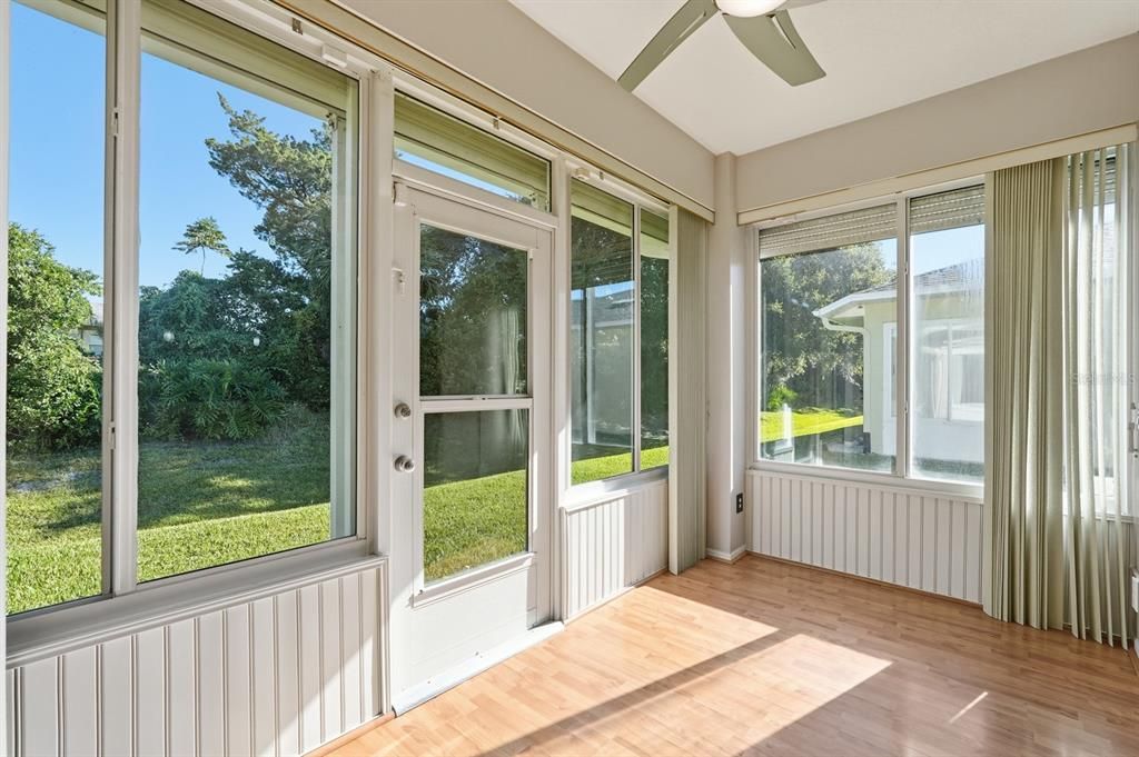 На продажу: $299,000 (3 спален, 2 ванн, 1369 Квадратных фут)